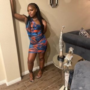 Bright & dark feel dress